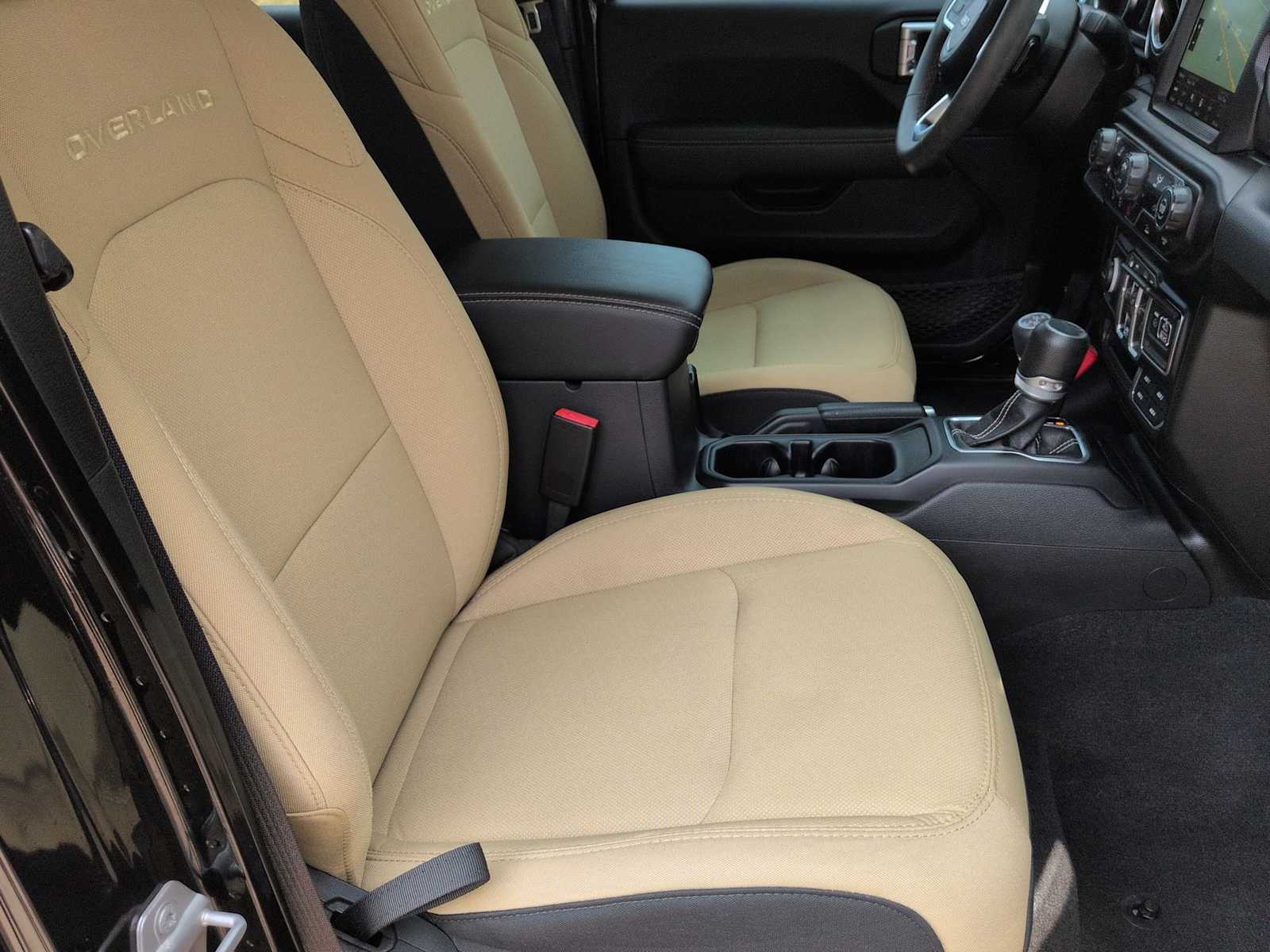 Thumbnail: 2023 Jeep Gladiator - 21