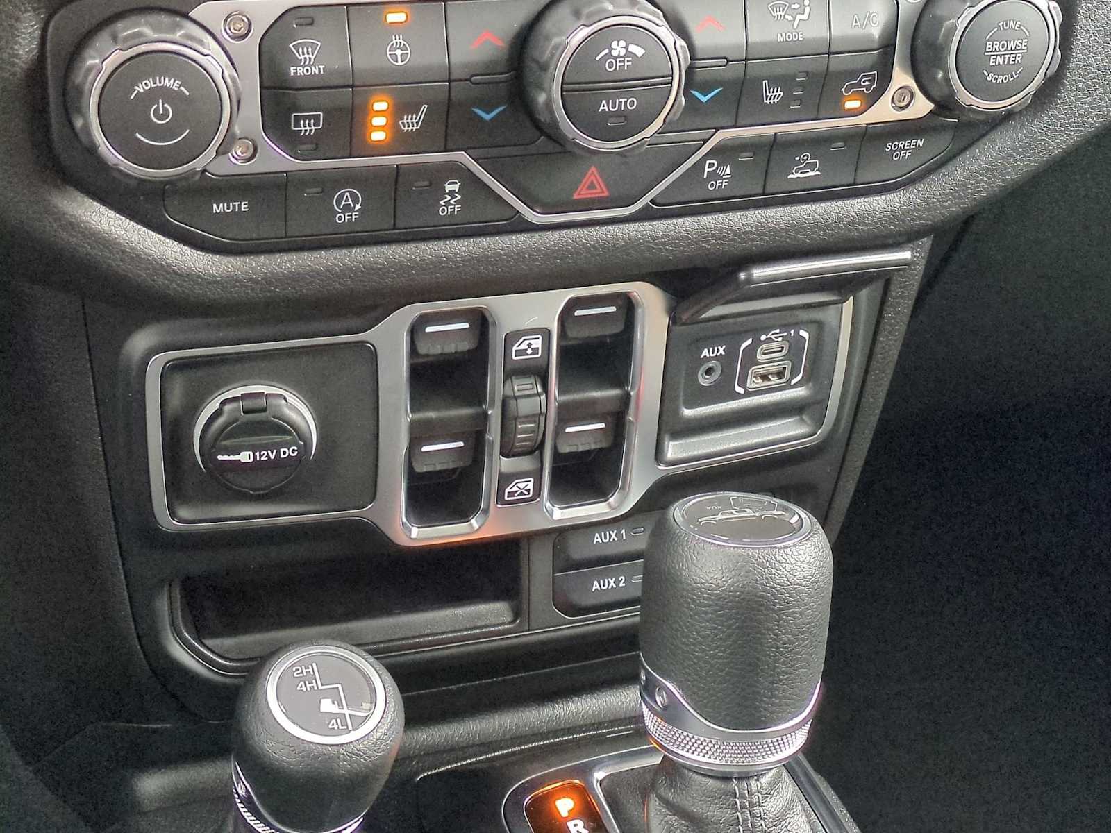 Thumbnail: 2025 Jeep Gladiator - 31