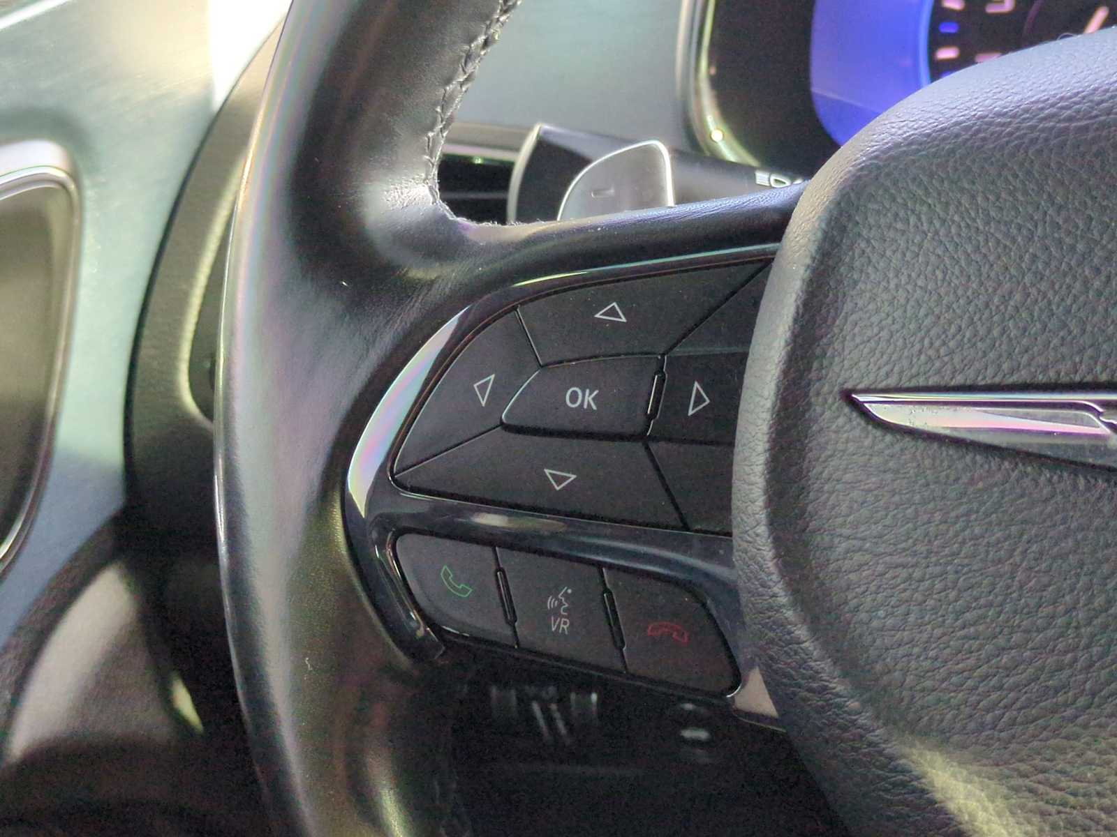 Thumbnail: 2016 Chrysler 200 - 24