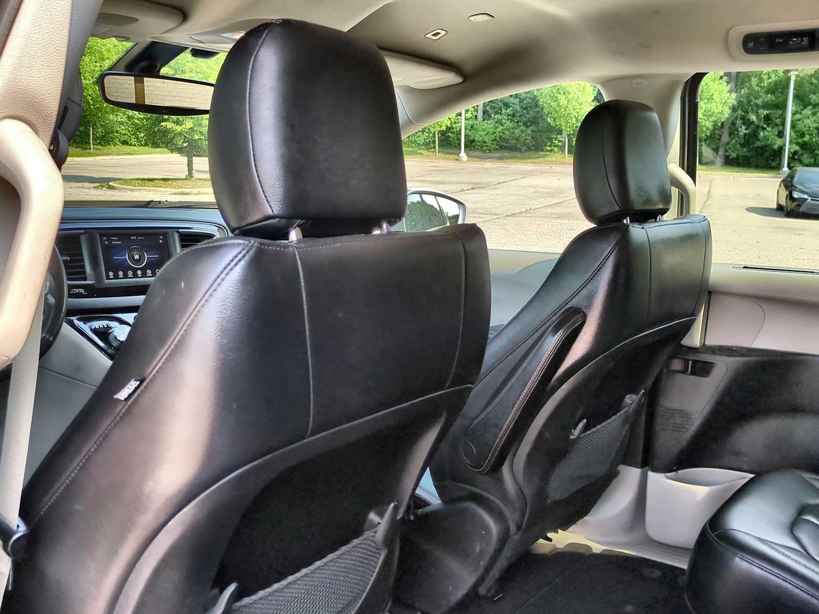 Thumbnail: 2019 Chrysler Pacifica - 19