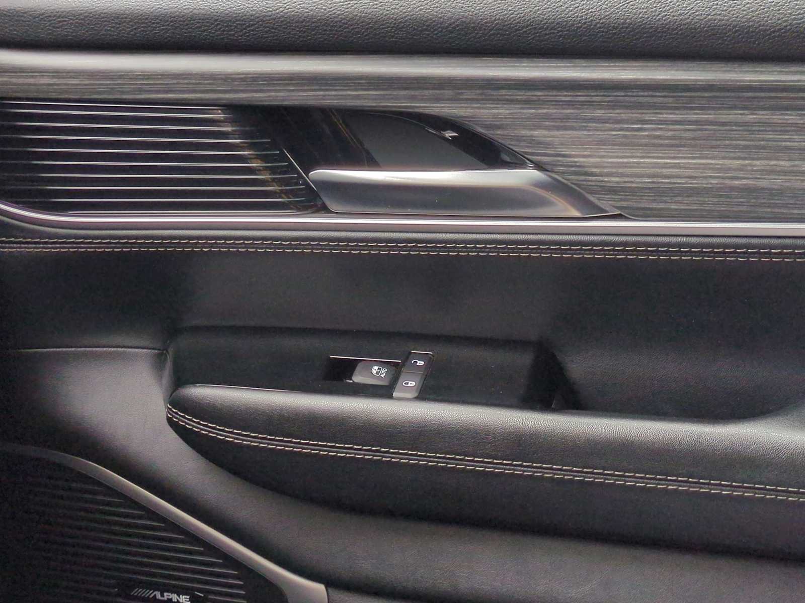 Thumbnail: 2024 Jeep Wagoneer - 37