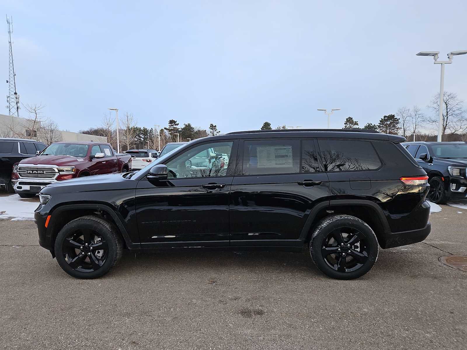 Thumbnail: 2025 Jeep Grand Cherokee L - 11