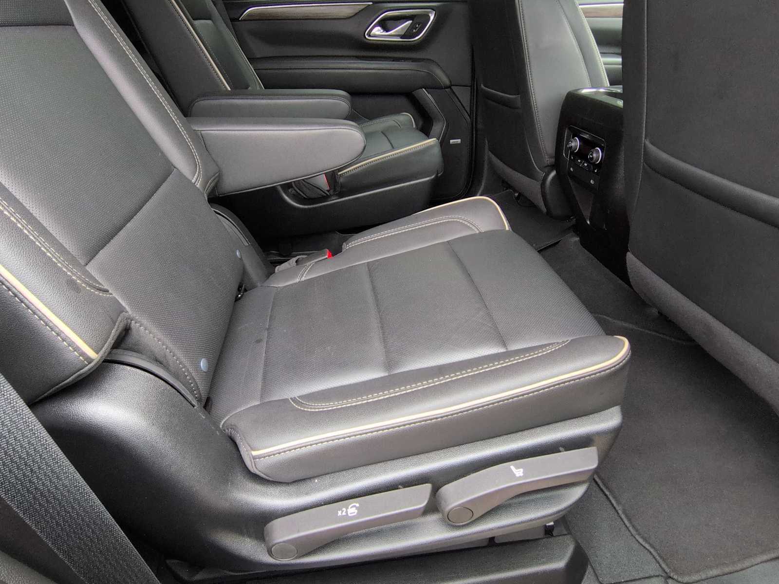 Thumbnail: 2024 Chevrolet Tahoe - 20