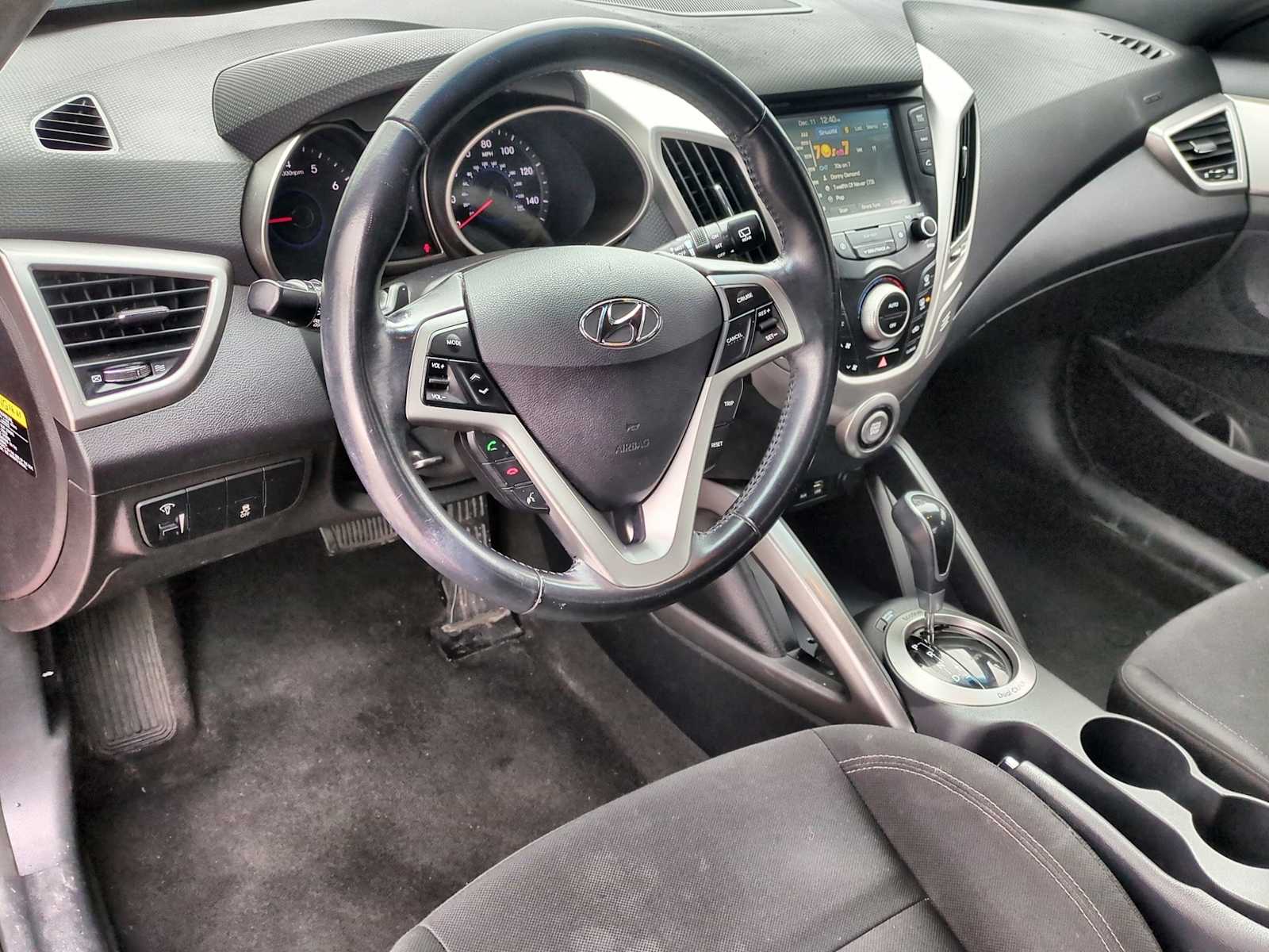 Thumbnail: 2017 Hyundai Veloster - 10