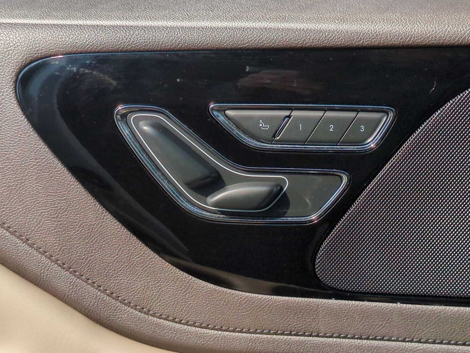 Thumbnail: 2023 Lincoln Aviator - 18
