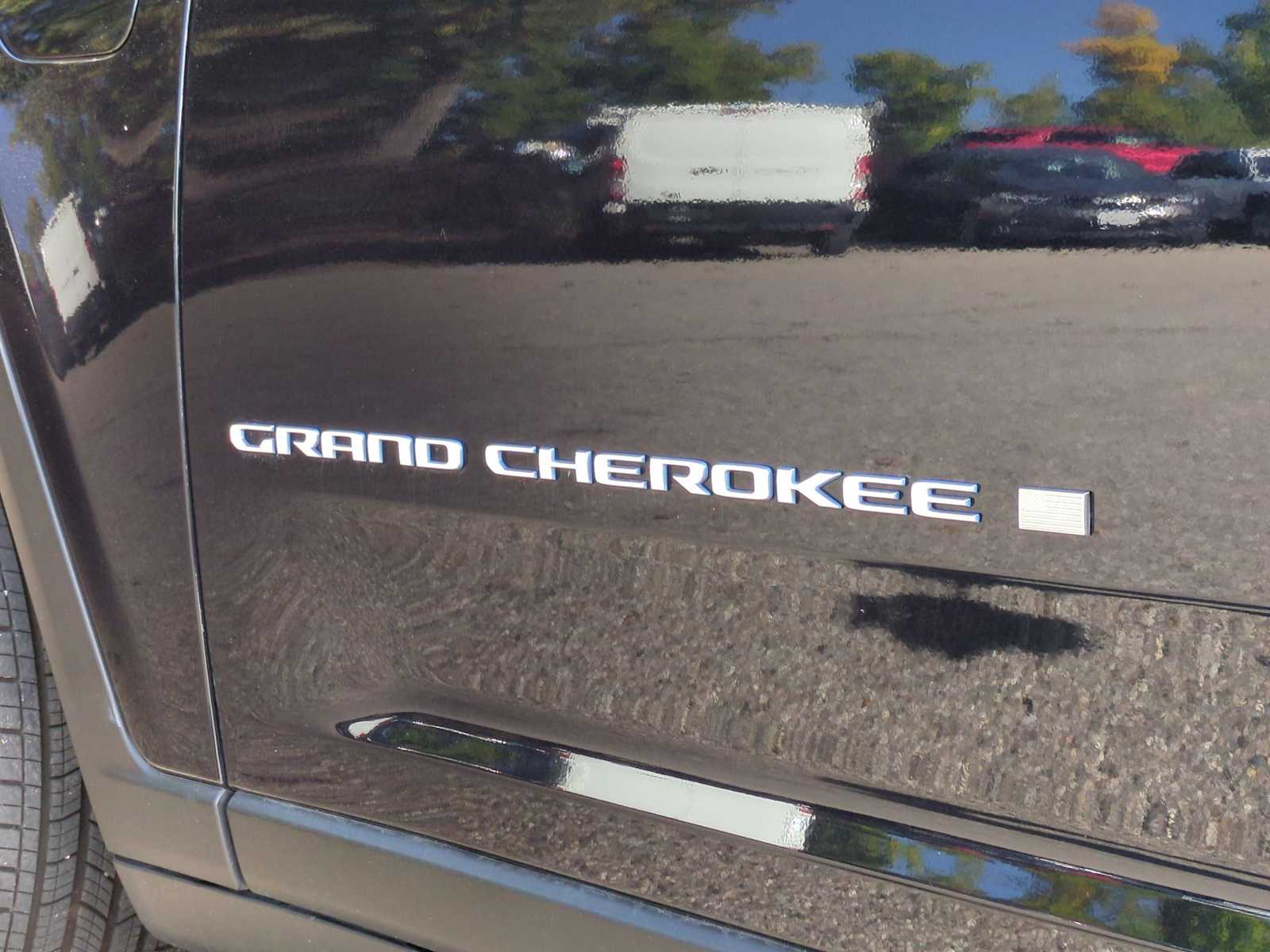 Thumbnail: 2024 Jeep Grand Cherokee - 13