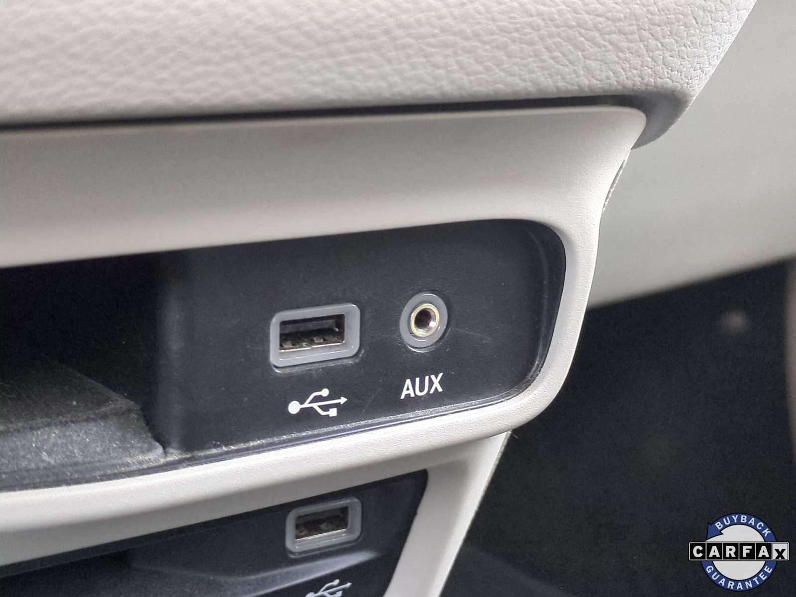 Thumbnail: 2019 Chrysler Pacifica - 32