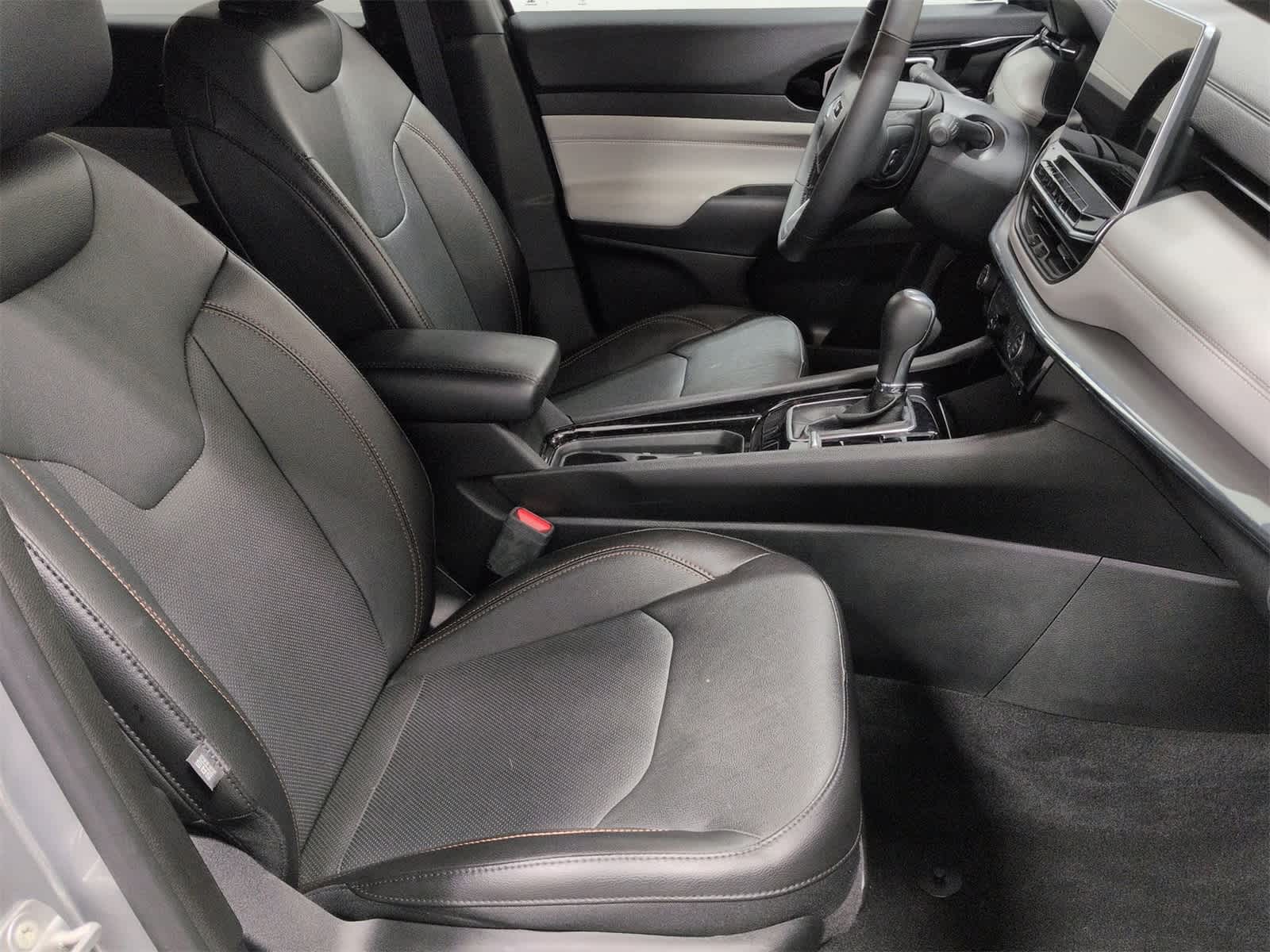 Thumbnail: 2023 Jeep Compass - 22