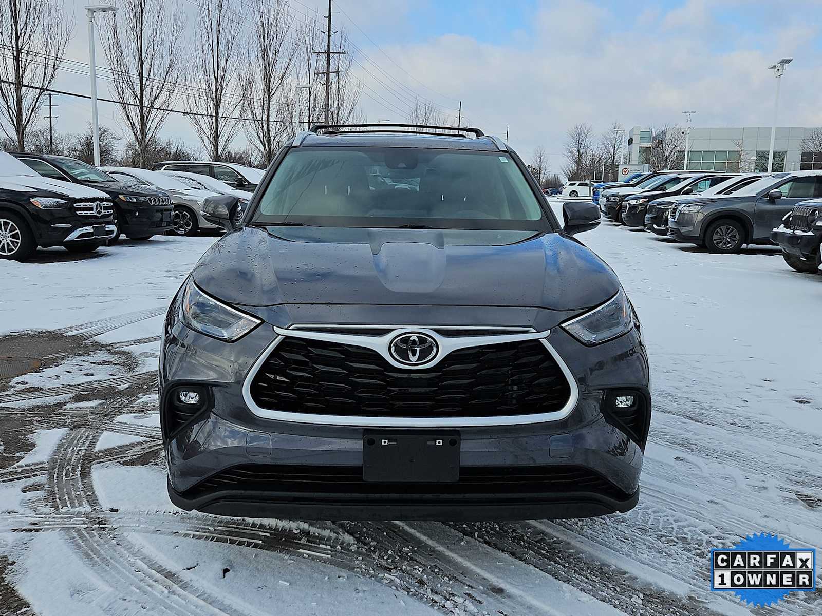 Thumbnail: 2023 Toyota Highlander - 17