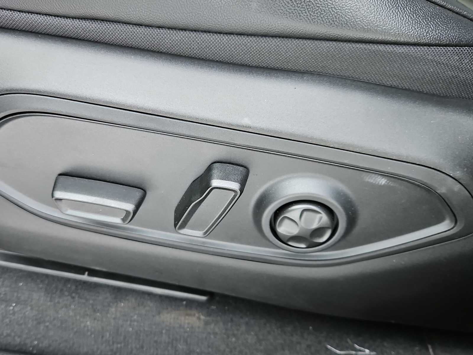 Thumbnail: 2025 Jeep Grand Cherokee L - 24