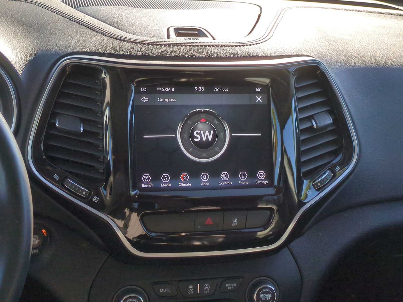 Thumbnail: 2022 Jeep Cherokee - 30