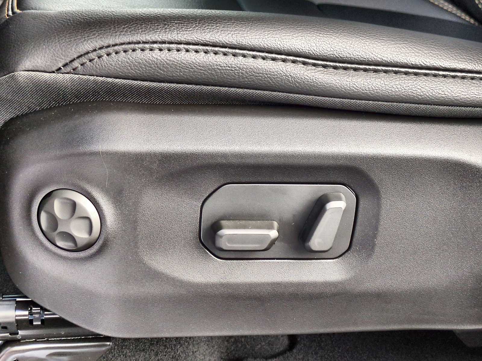 Thumbnail: 2026 Jeep Wrangler - 16