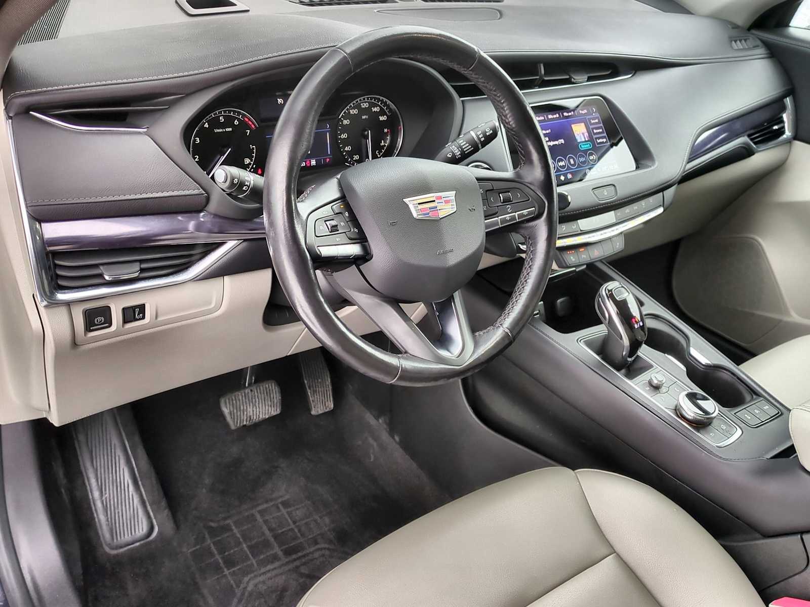 Thumbnail: 2022 Cadillac XT4 - 10