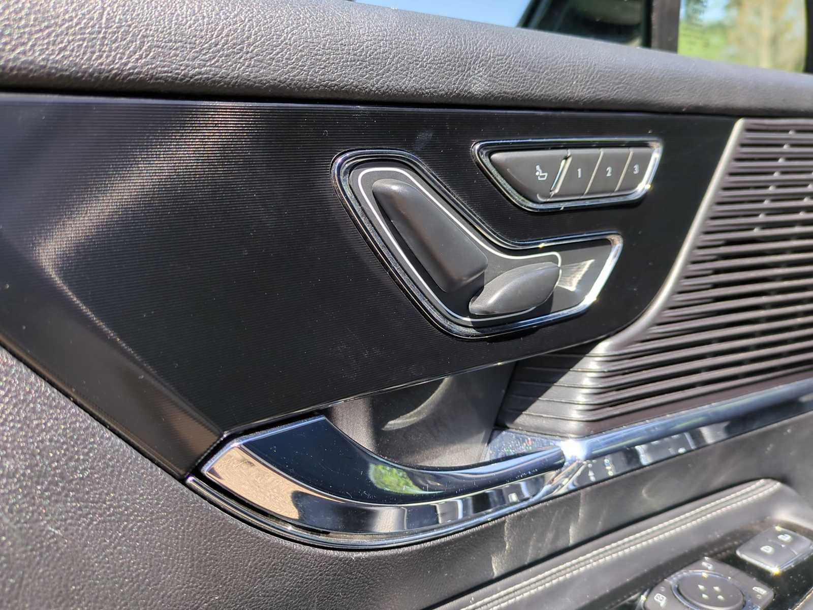 Thumbnail: 2022 Lincoln Corsair - 17