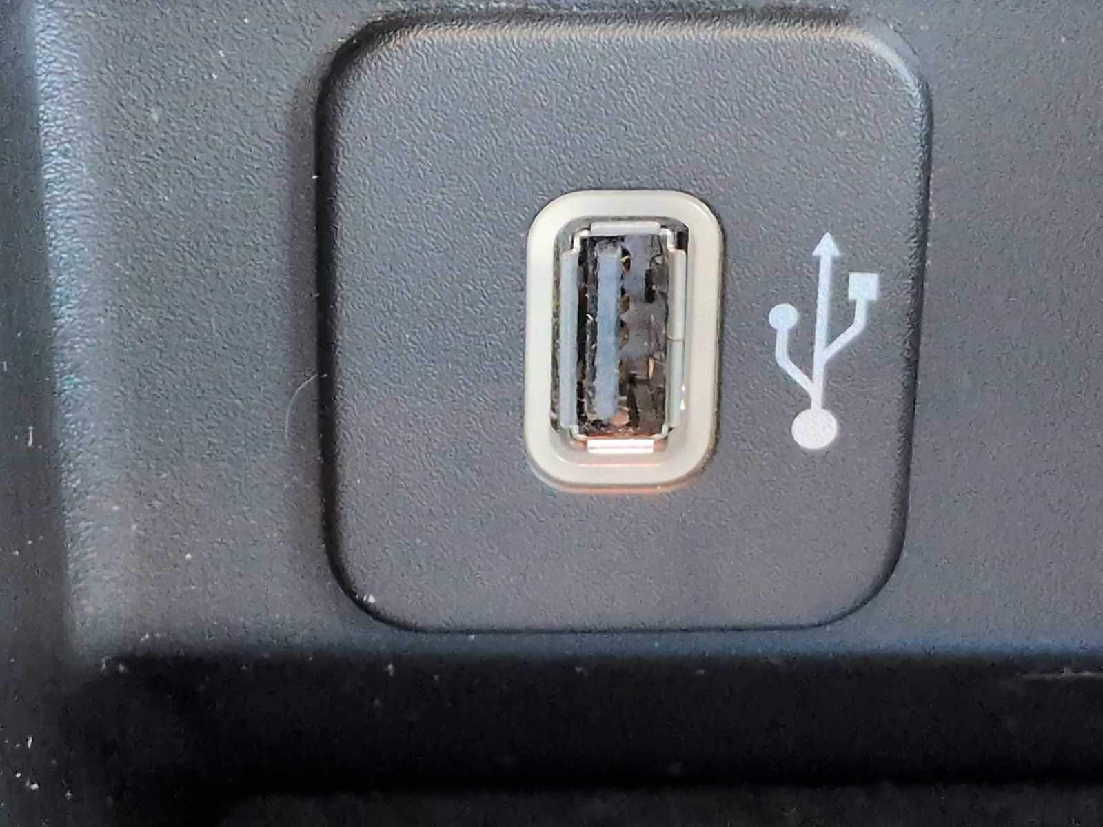 Thumbnail: 2017 Jeep Cherokee - 32