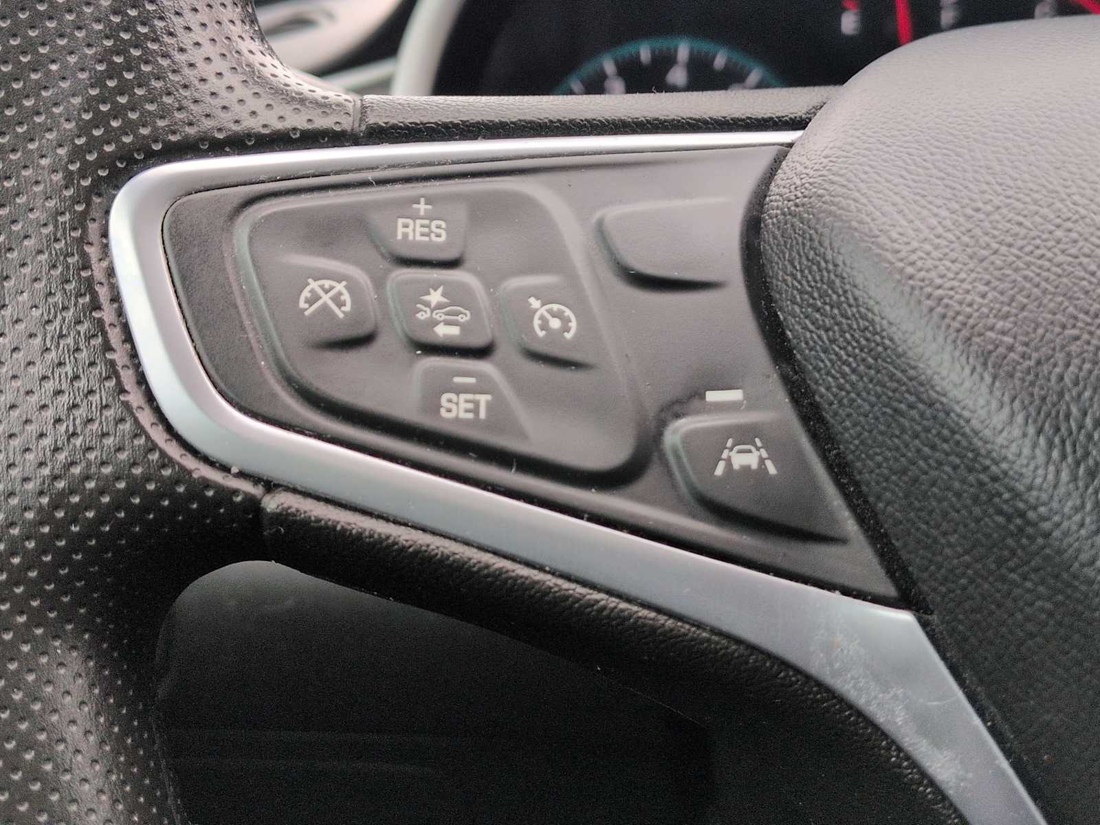 Thumbnail: 2023 Chevrolet Malibu - 30