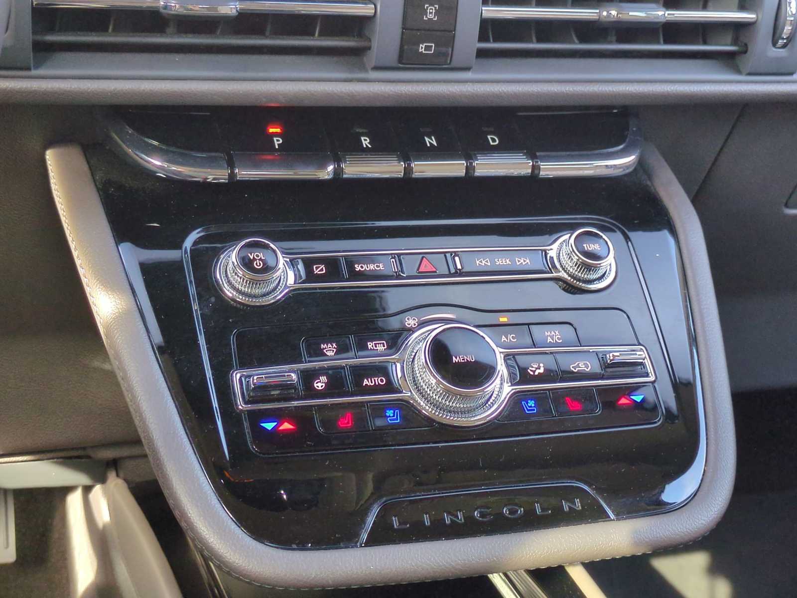 Thumbnail: 2022 Lincoln Corsair - 32