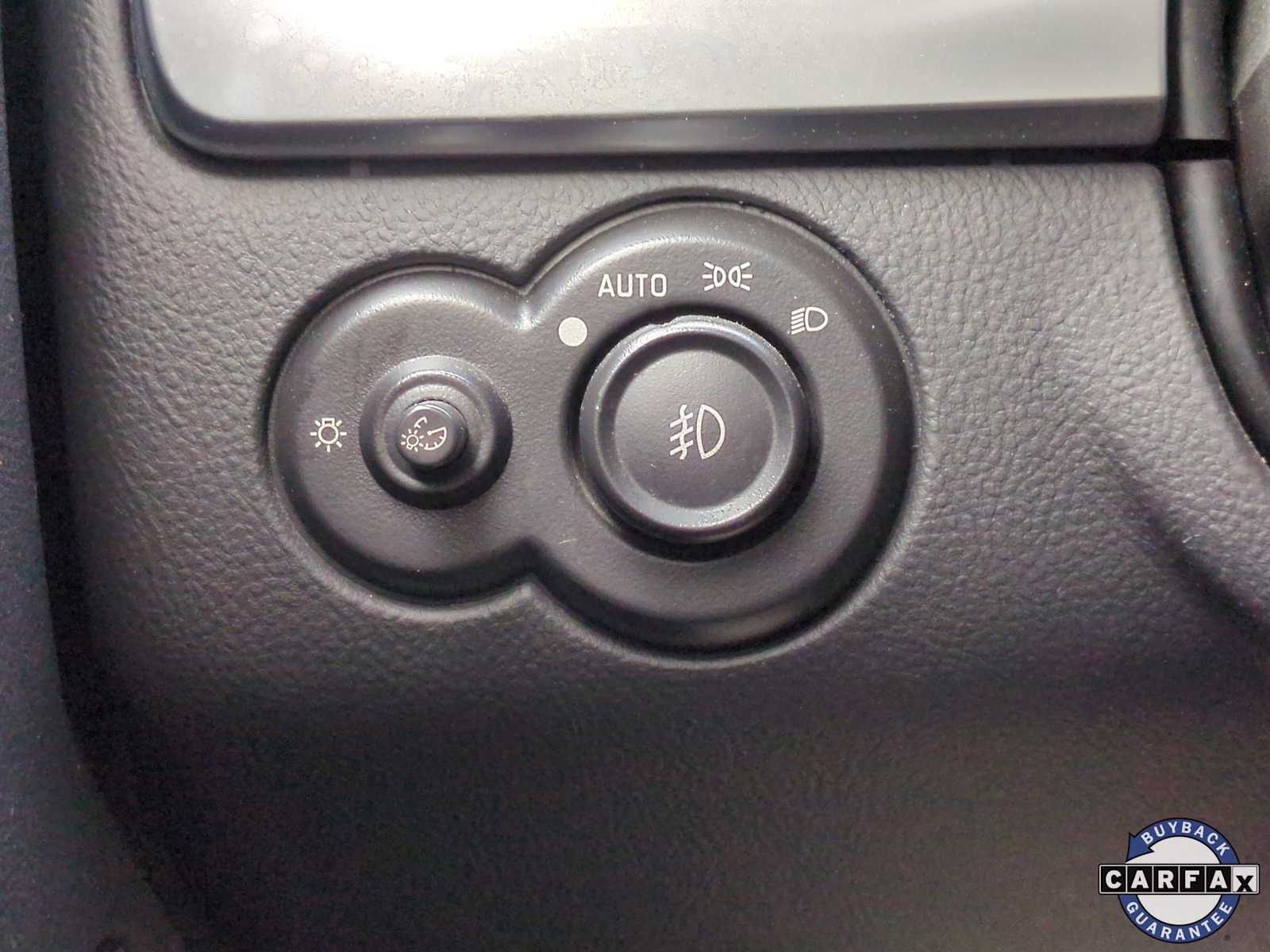 Thumbnail: 2005 Chevrolet SSR - 23