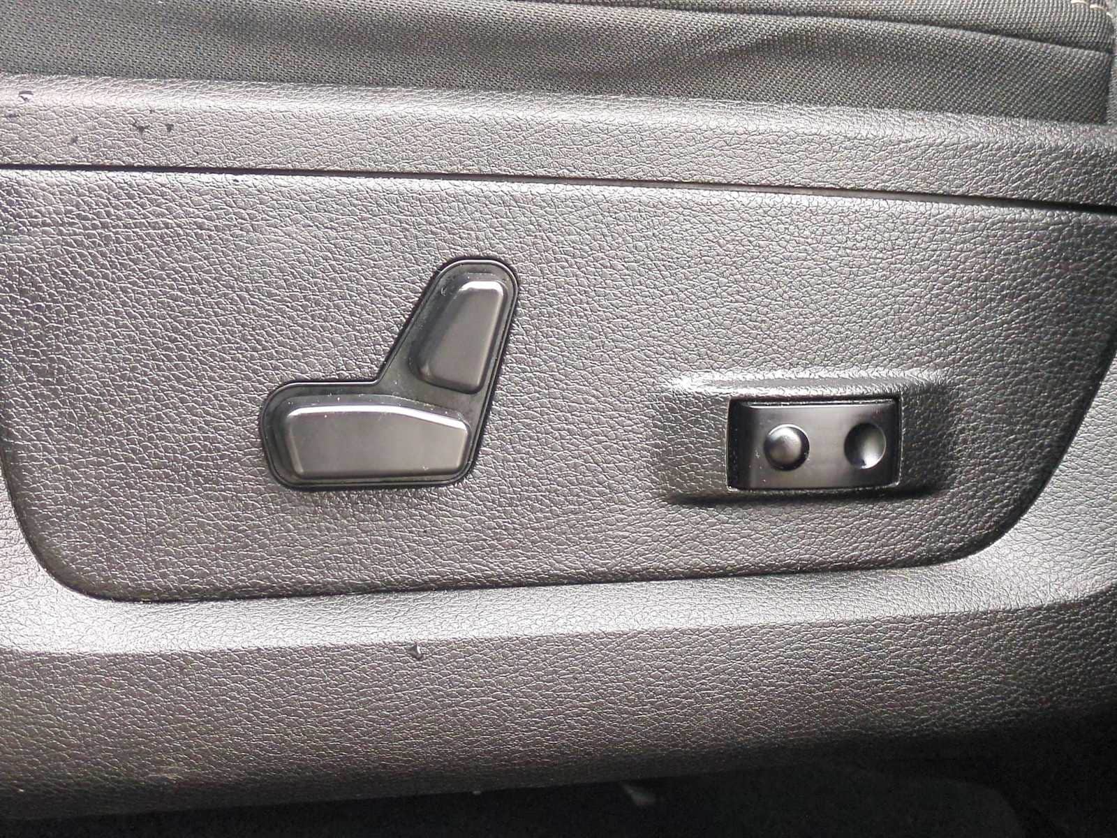 Thumbnail: 2023 RAM 1500 Classic - 17