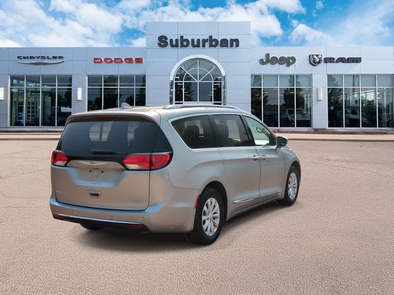 Thumbnail: 2019 Chrysler Pacifica - 8