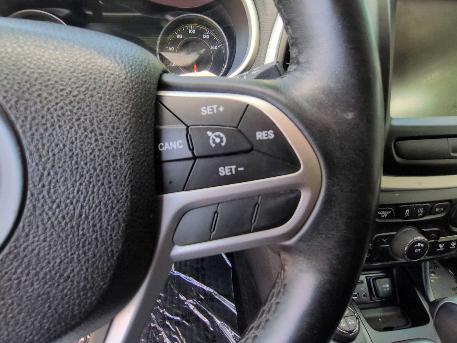 Thumbnail: 2017 Jeep Cherokee - 24