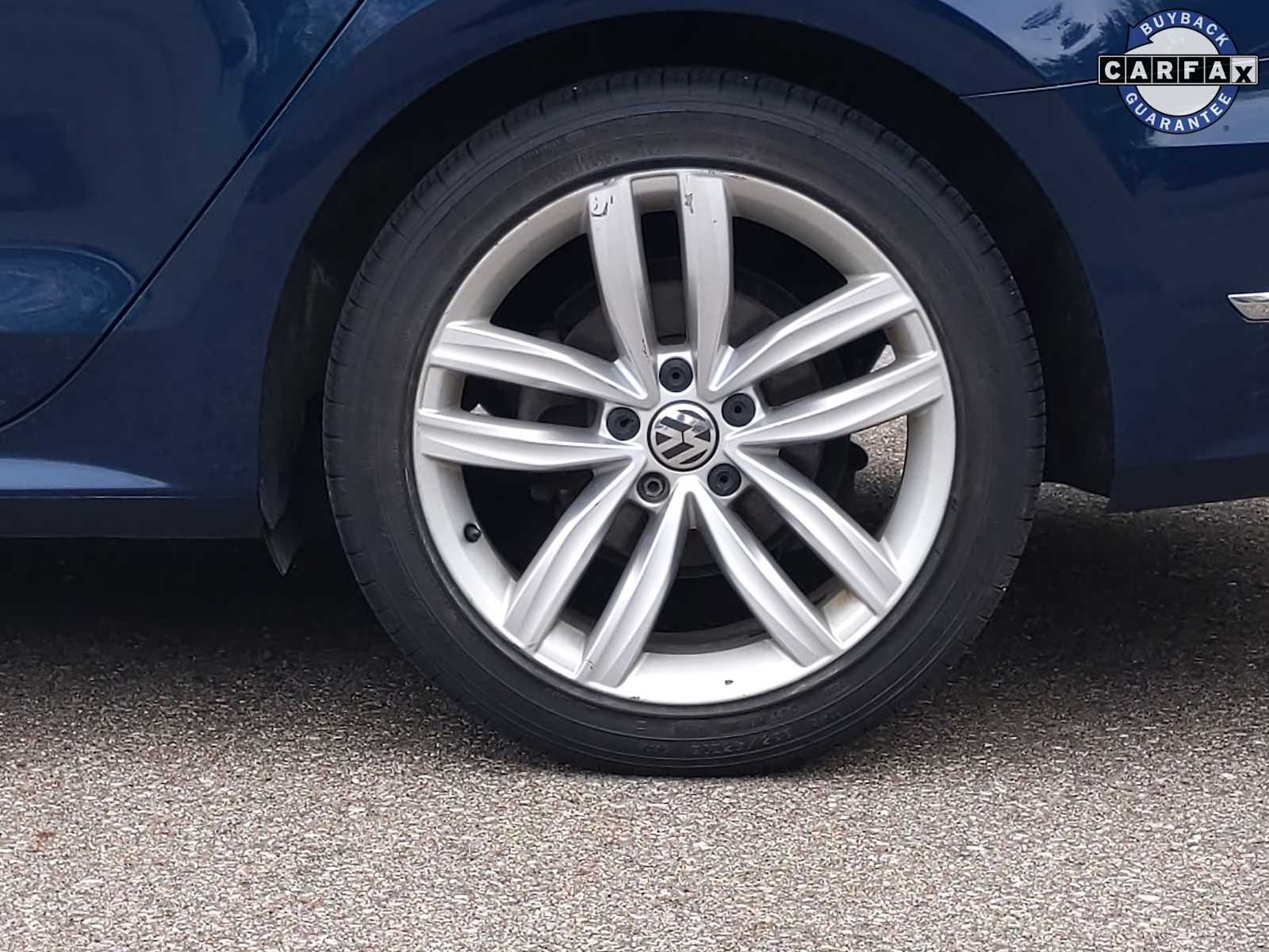 Thumbnail: 2019 Volkswagen Passat - 13