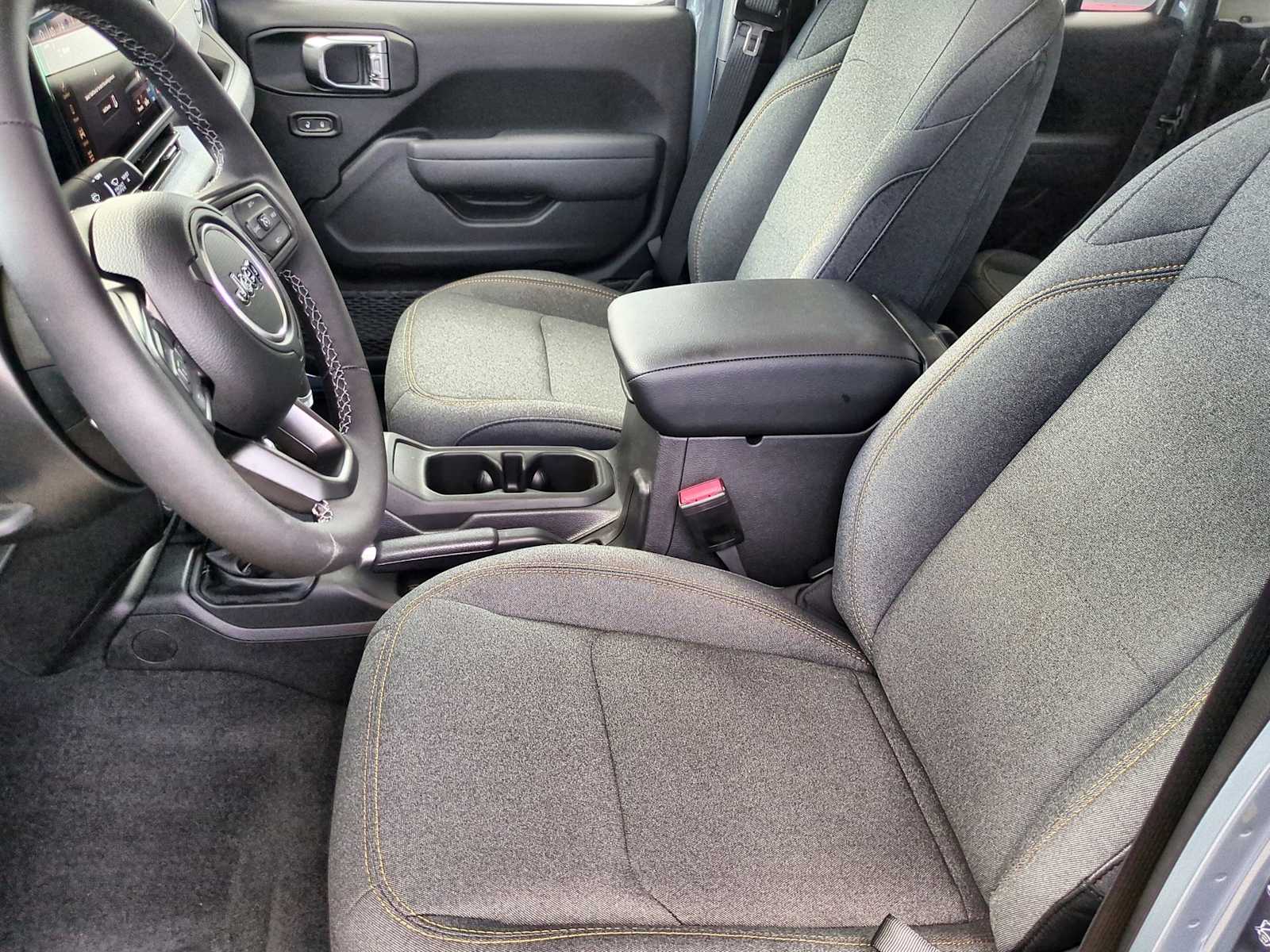 Thumbnail: 2025 Jeep Gladiator - 16