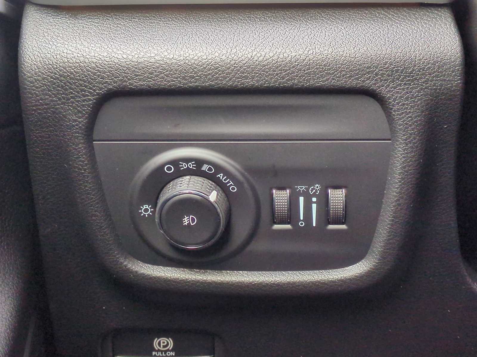 Thumbnail: 2026 Jeep Grand Cherokee - 34