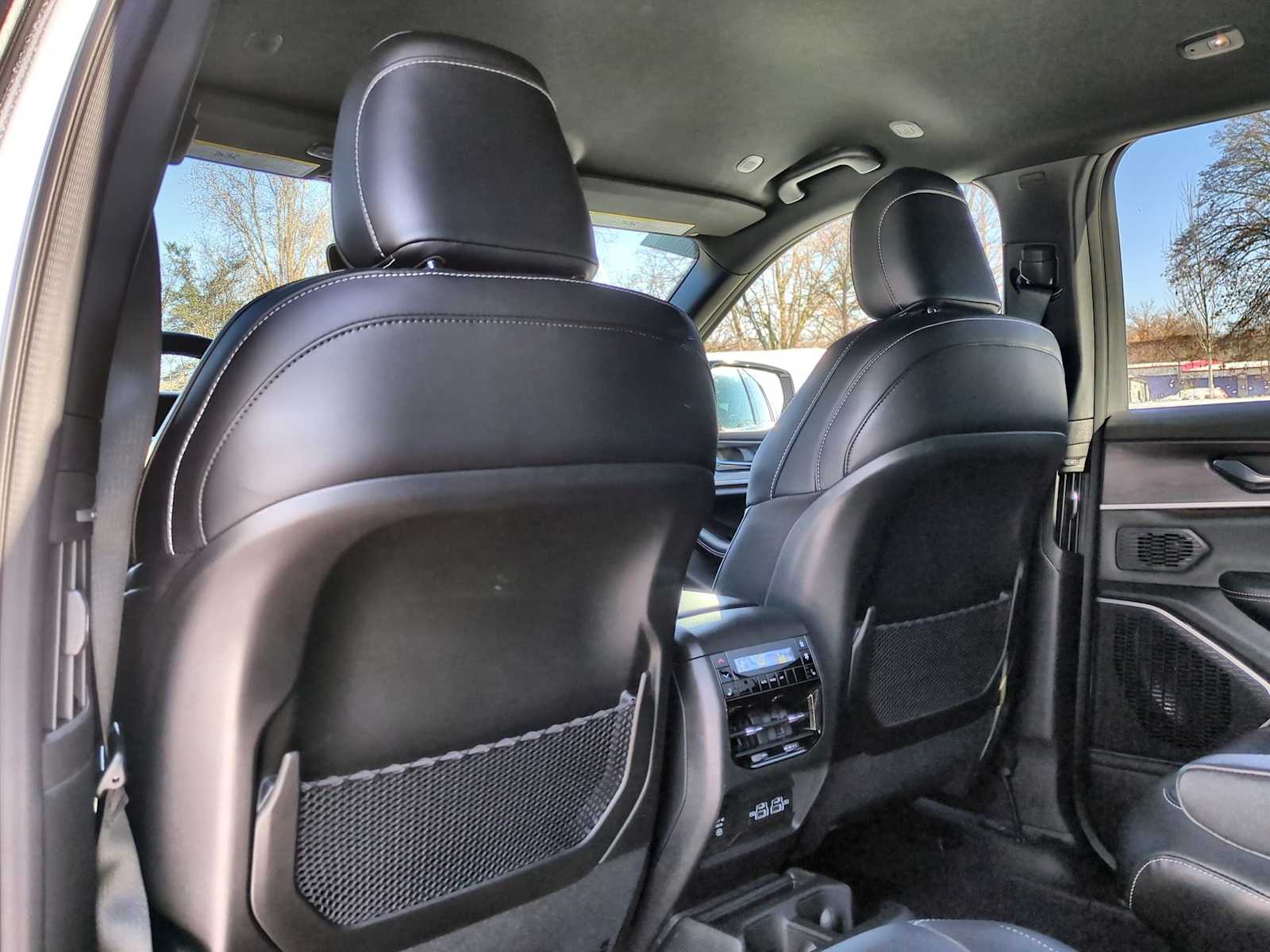 Thumbnail: 2025 Jeep Grand Cherokee L - 18