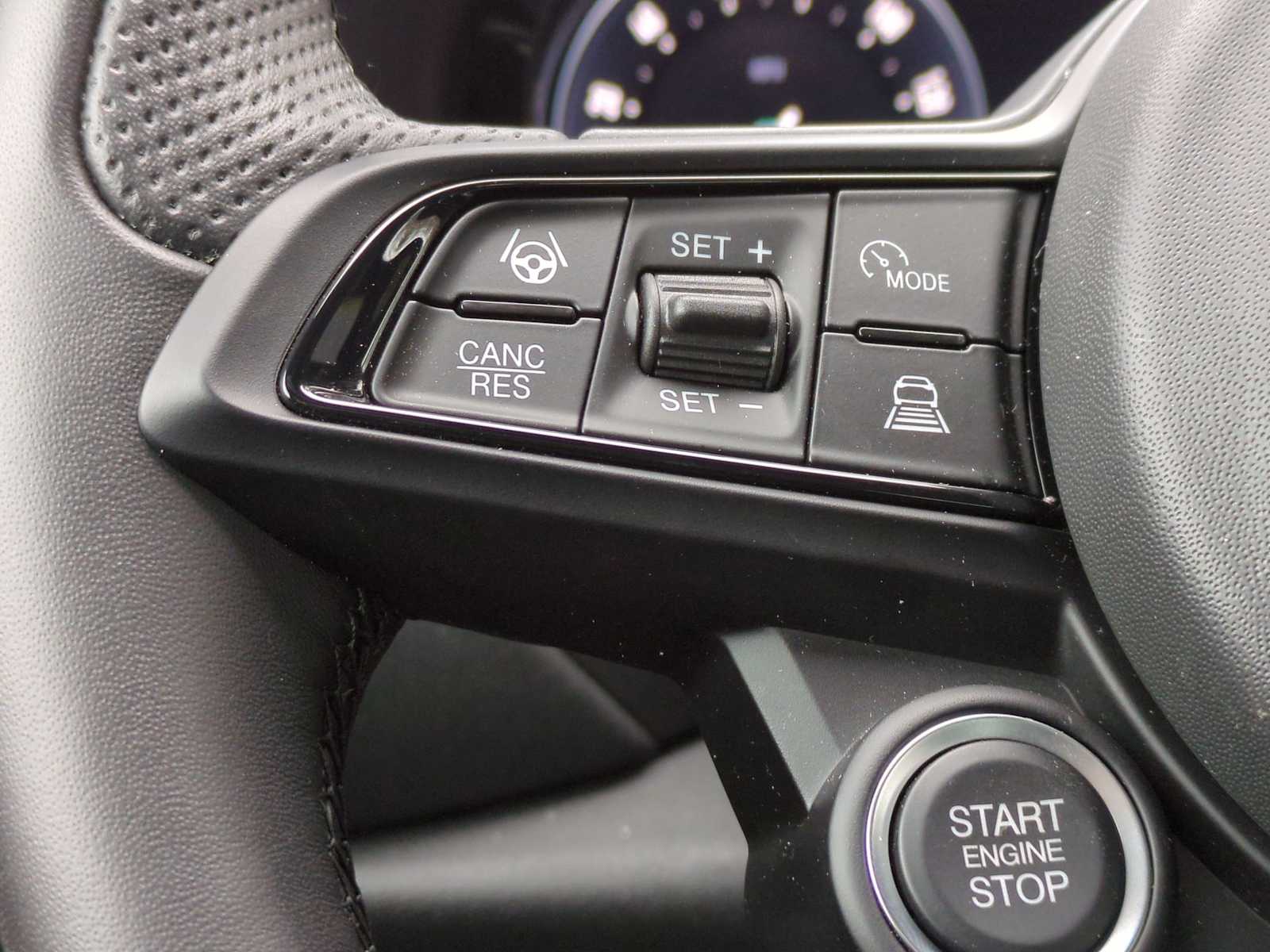 Thumbnail: 2025 Alfa Romeo Tonale - 25