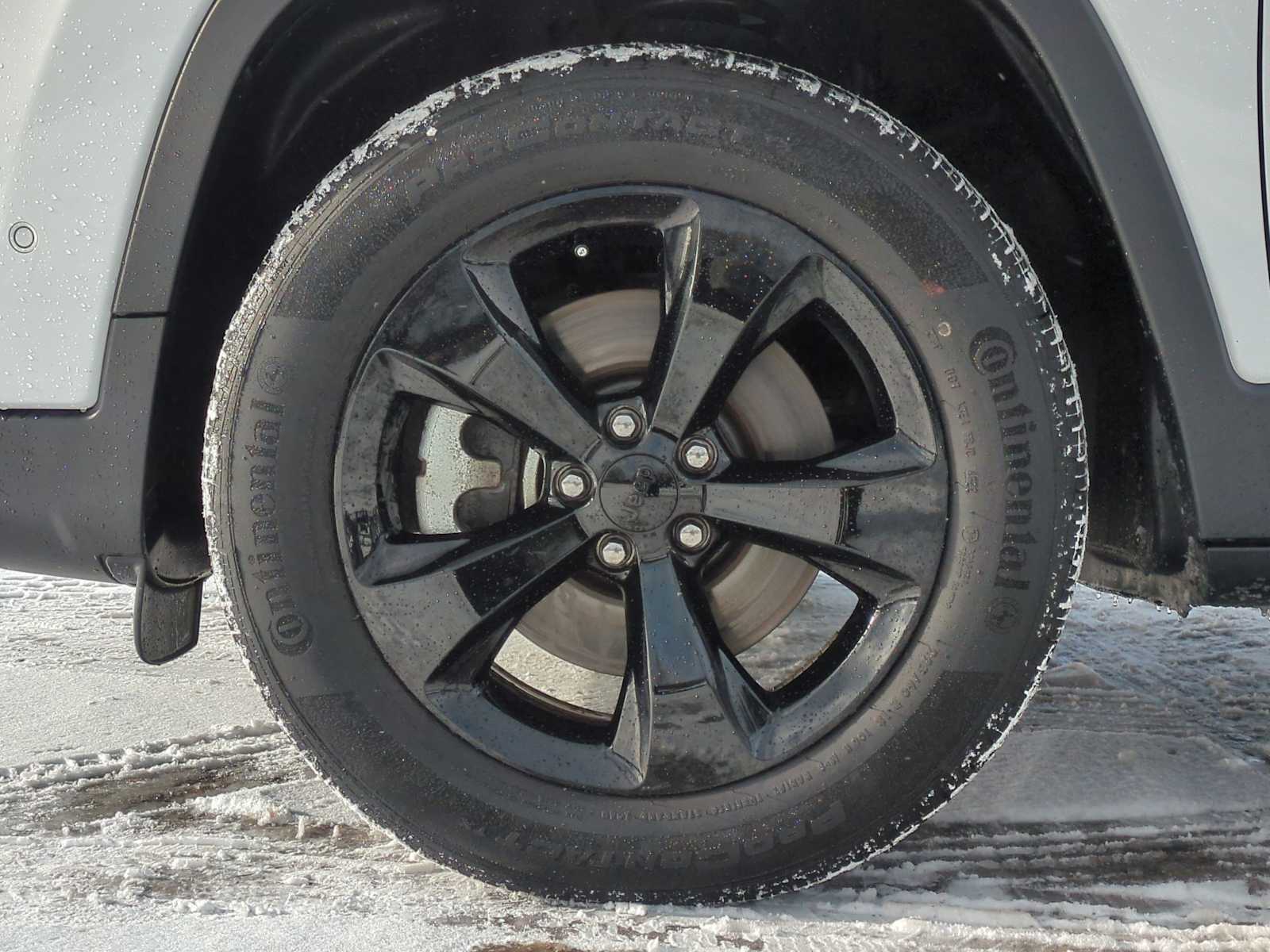 Thumbnail: 2023 Jeep Cherokee - 14