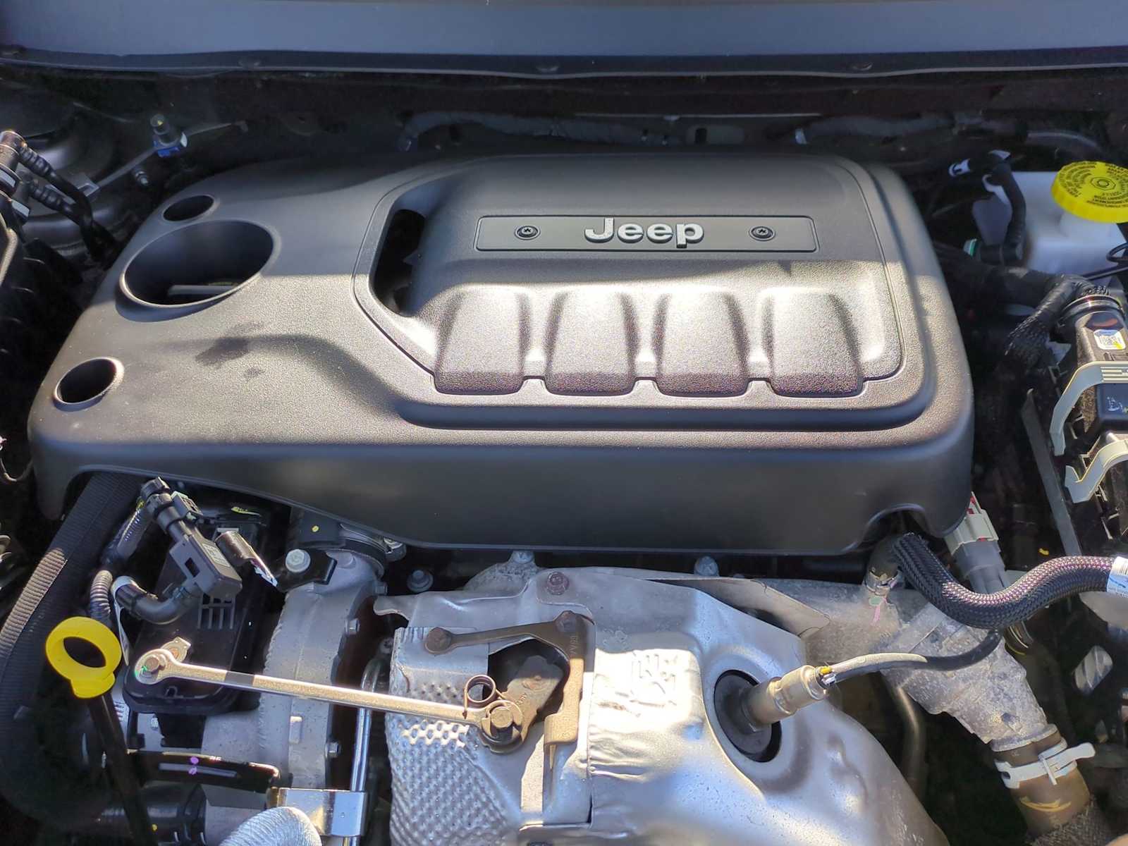 Thumbnail: 2020 Jeep Cherokee - 15