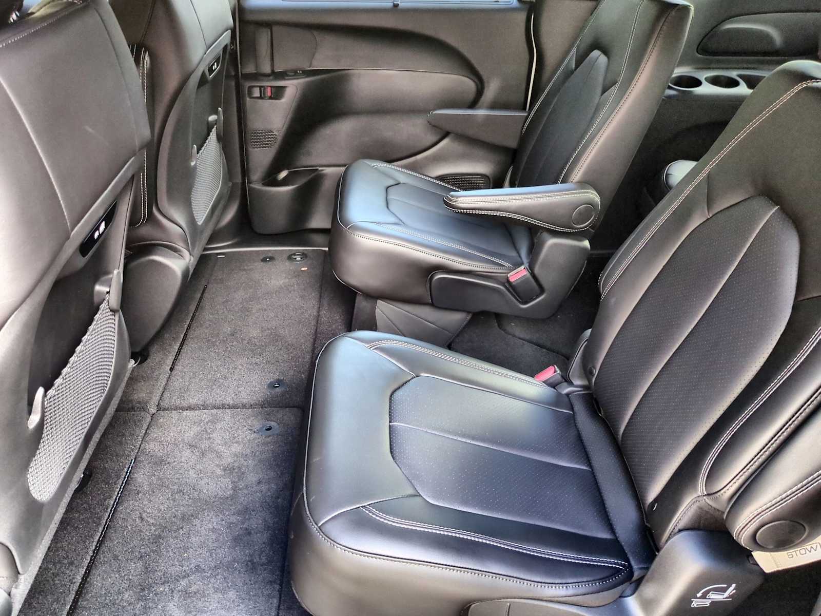 Thumbnail: 2026 Chrysler Pacifica - 19