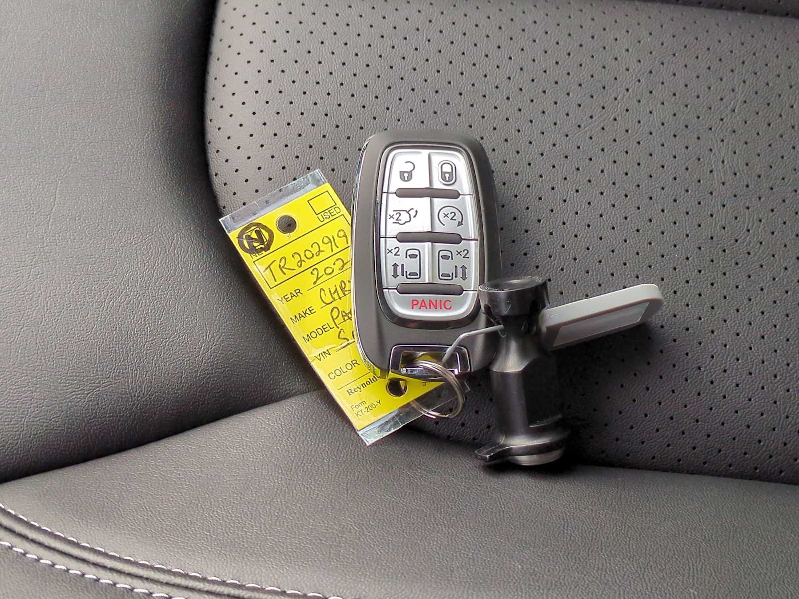 Thumbnail: 2026 Chrysler Pacifica - 35