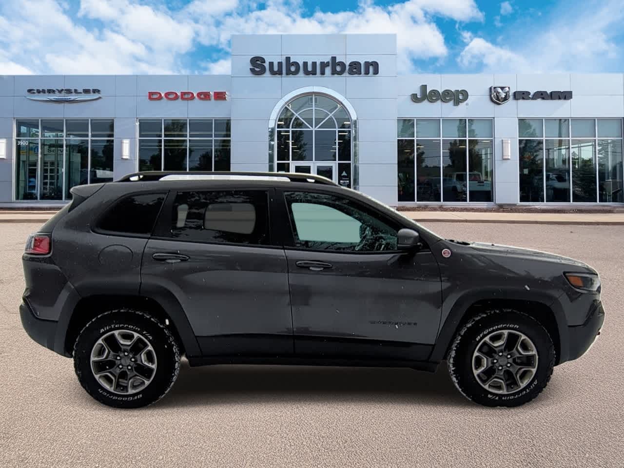 Thumbnail: 2019 Jeep Cherokee - 9