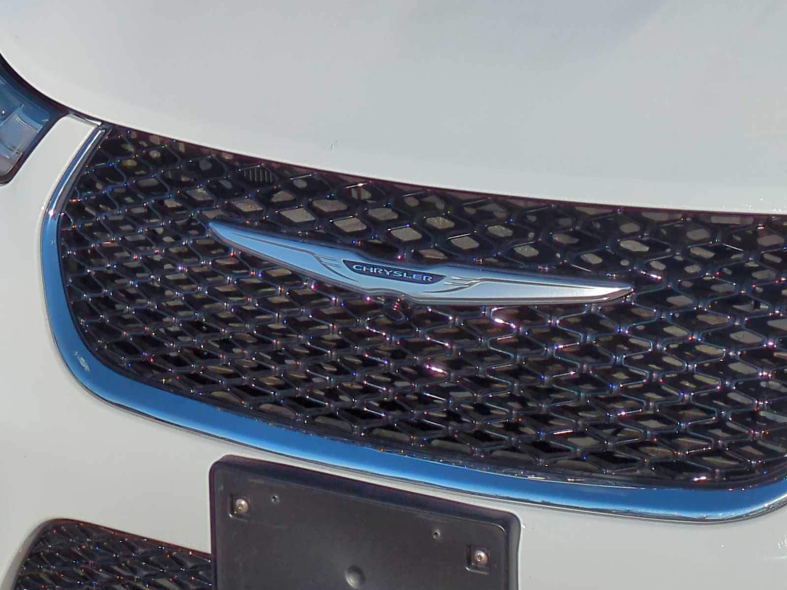 Thumbnail: 2024 Chrysler Pacifica - 19