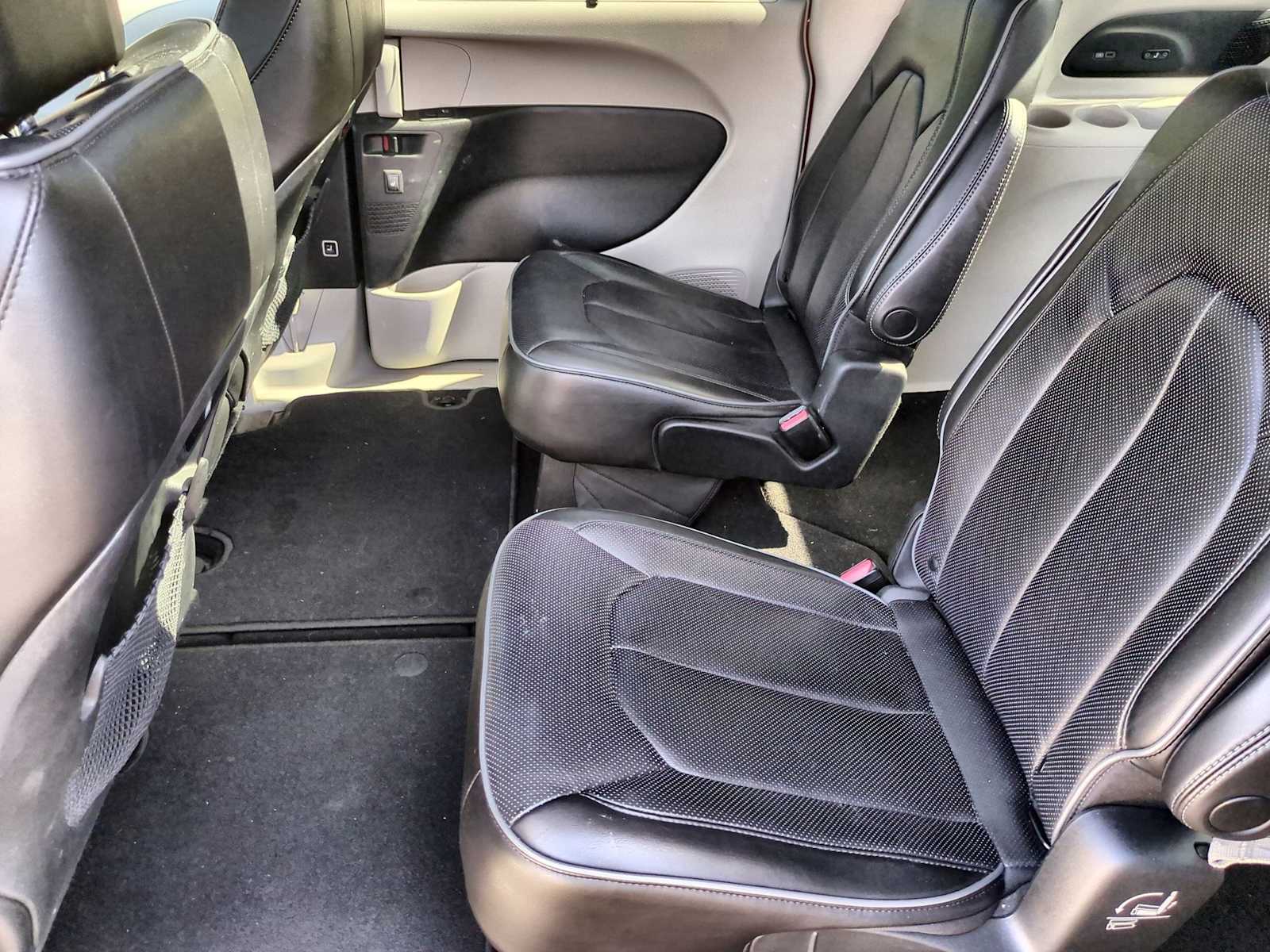 Thumbnail: 2020 Chrysler Pacifica - 21