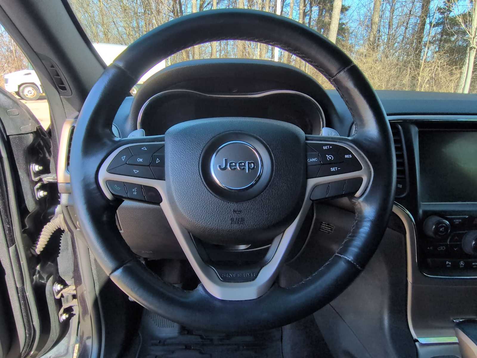 Thumbnail: 2016 Jeep Grand Cherokee - 23