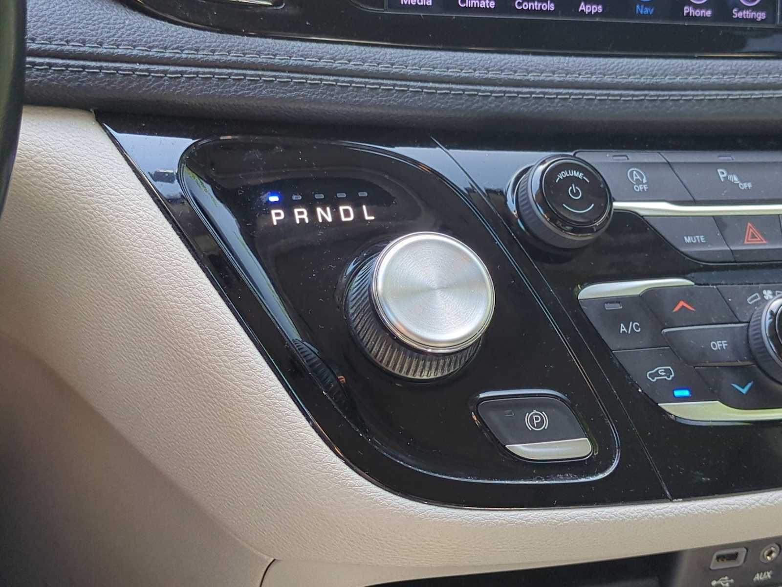 Thumbnail: 2020 Chrysler Pacifica - 35