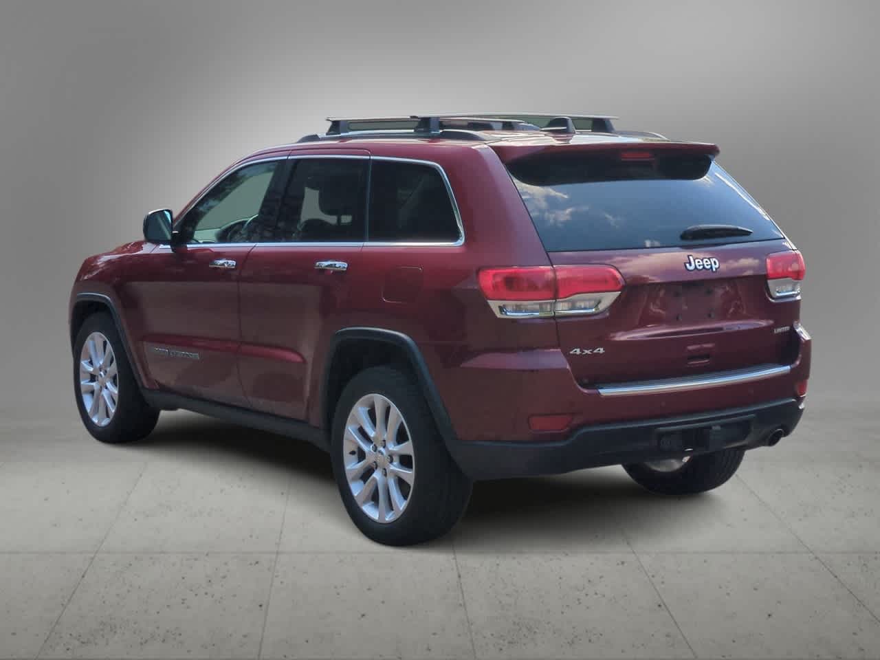 Thumbnail: 2017 Jeep Grand Cherokee - 6