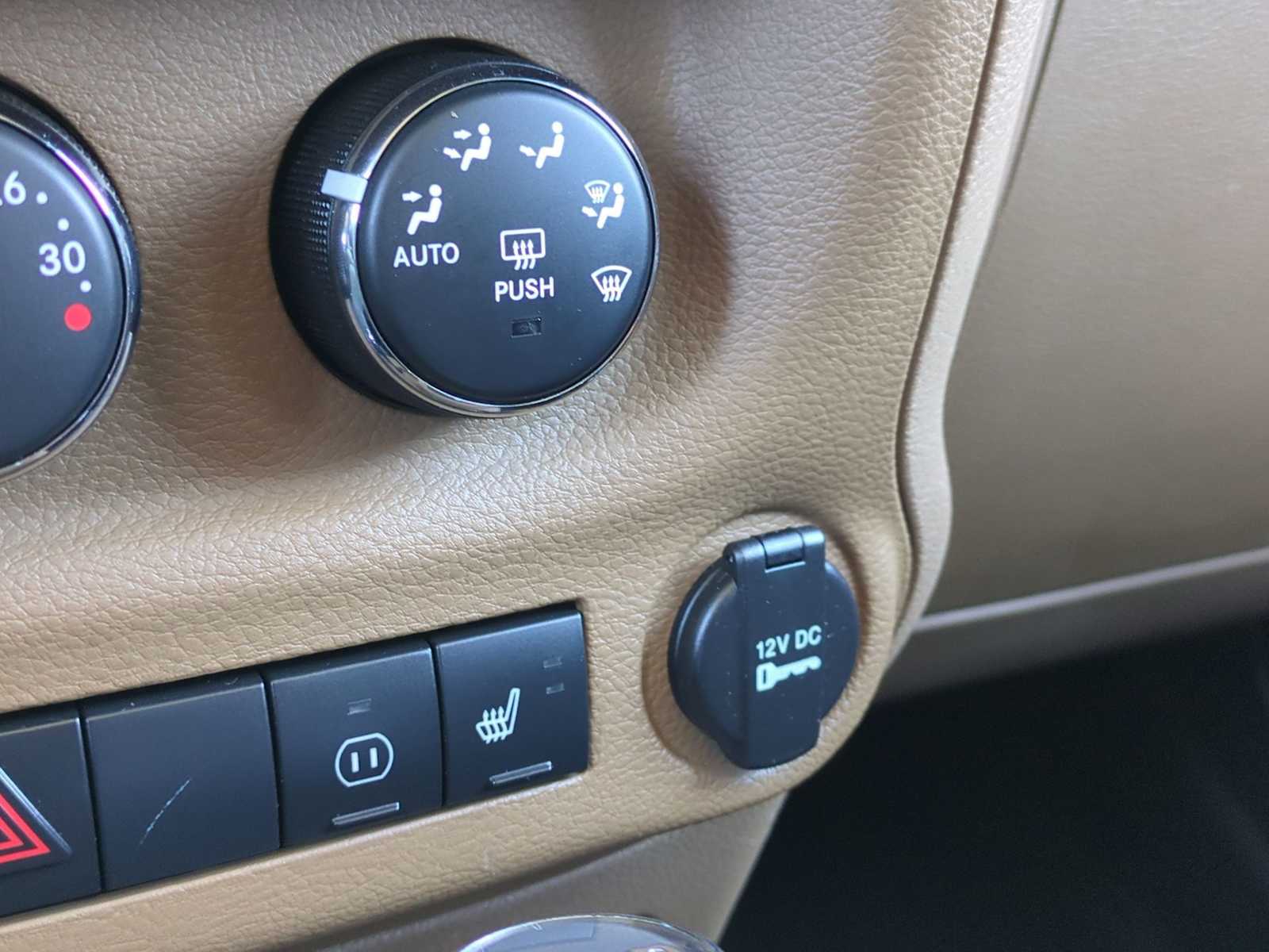 Thumbnail: 2012 Jeep Wrangler - 28