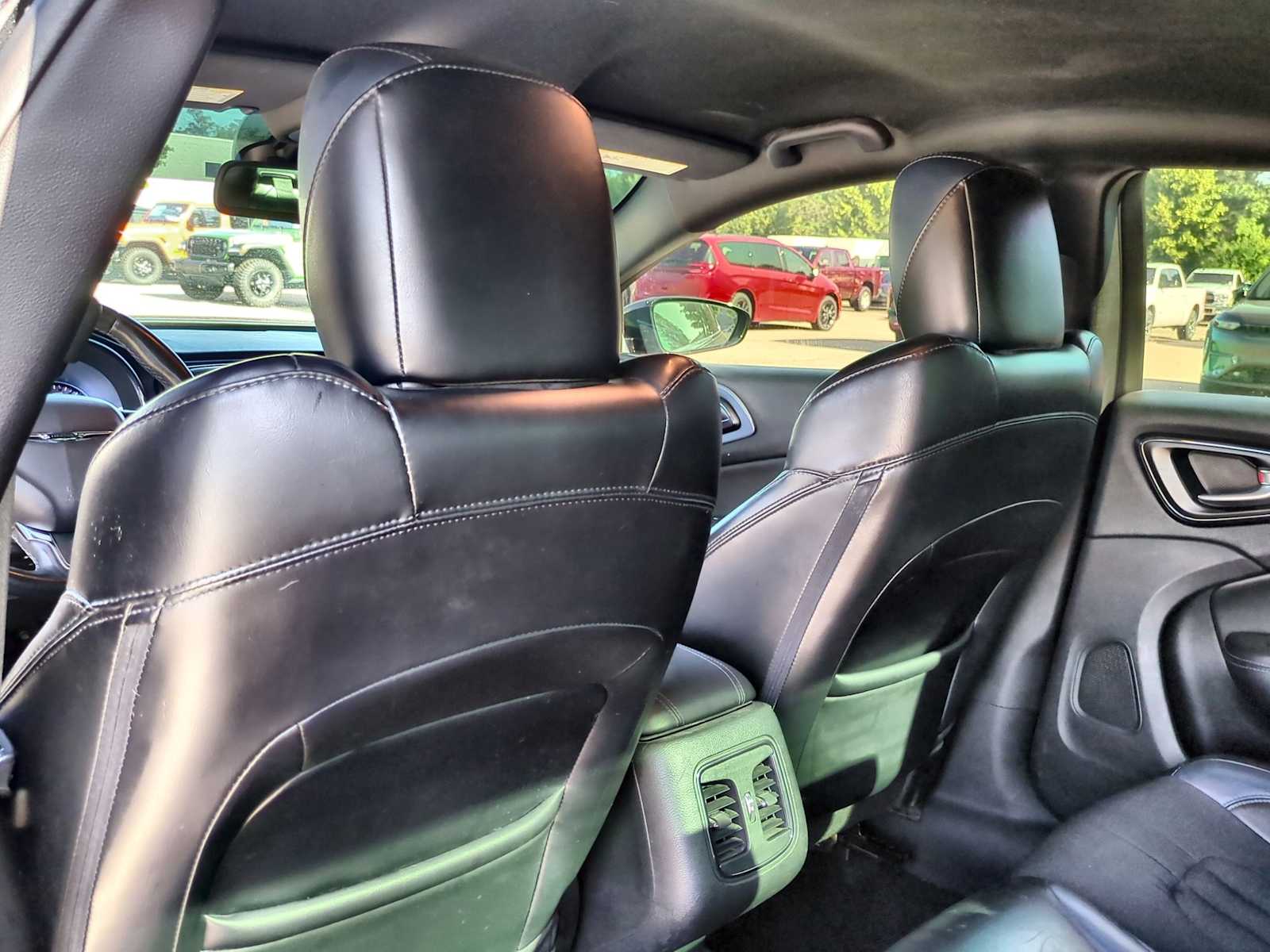 Thumbnail: 2016 Chrysler 200 - 19