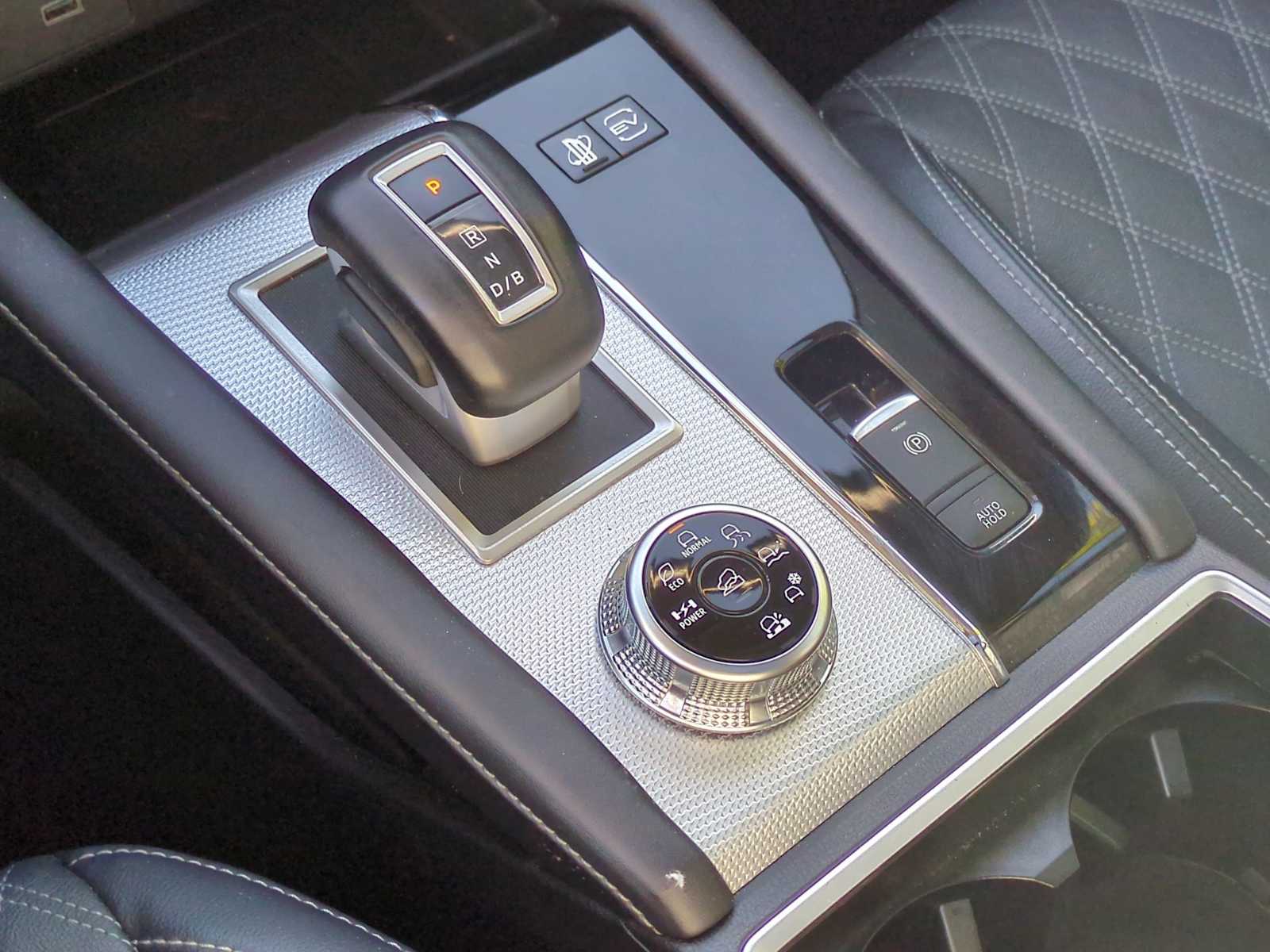 Thumbnail: 2024 Mitsubishi Outlander - 34