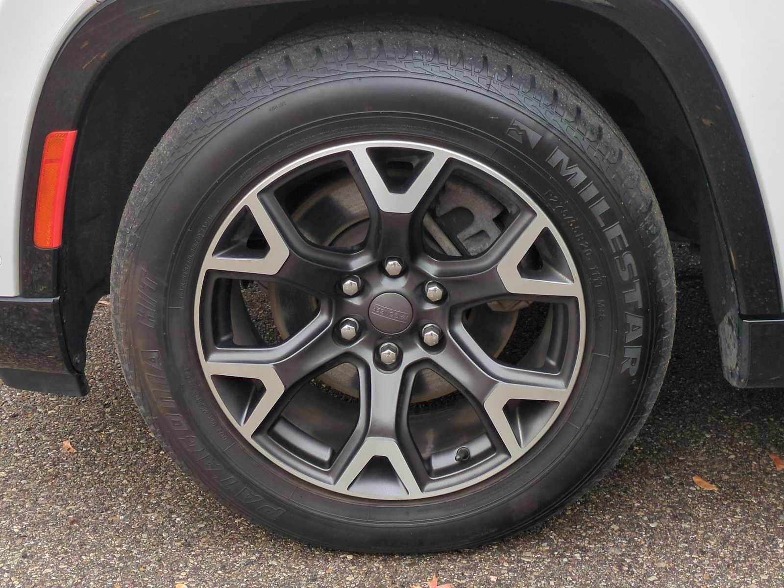 Thumbnail: 2024 Jeep Wagoneer - 14