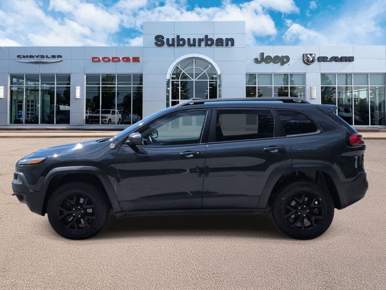 Thumbnail: 2017 Jeep Cherokee - 5
