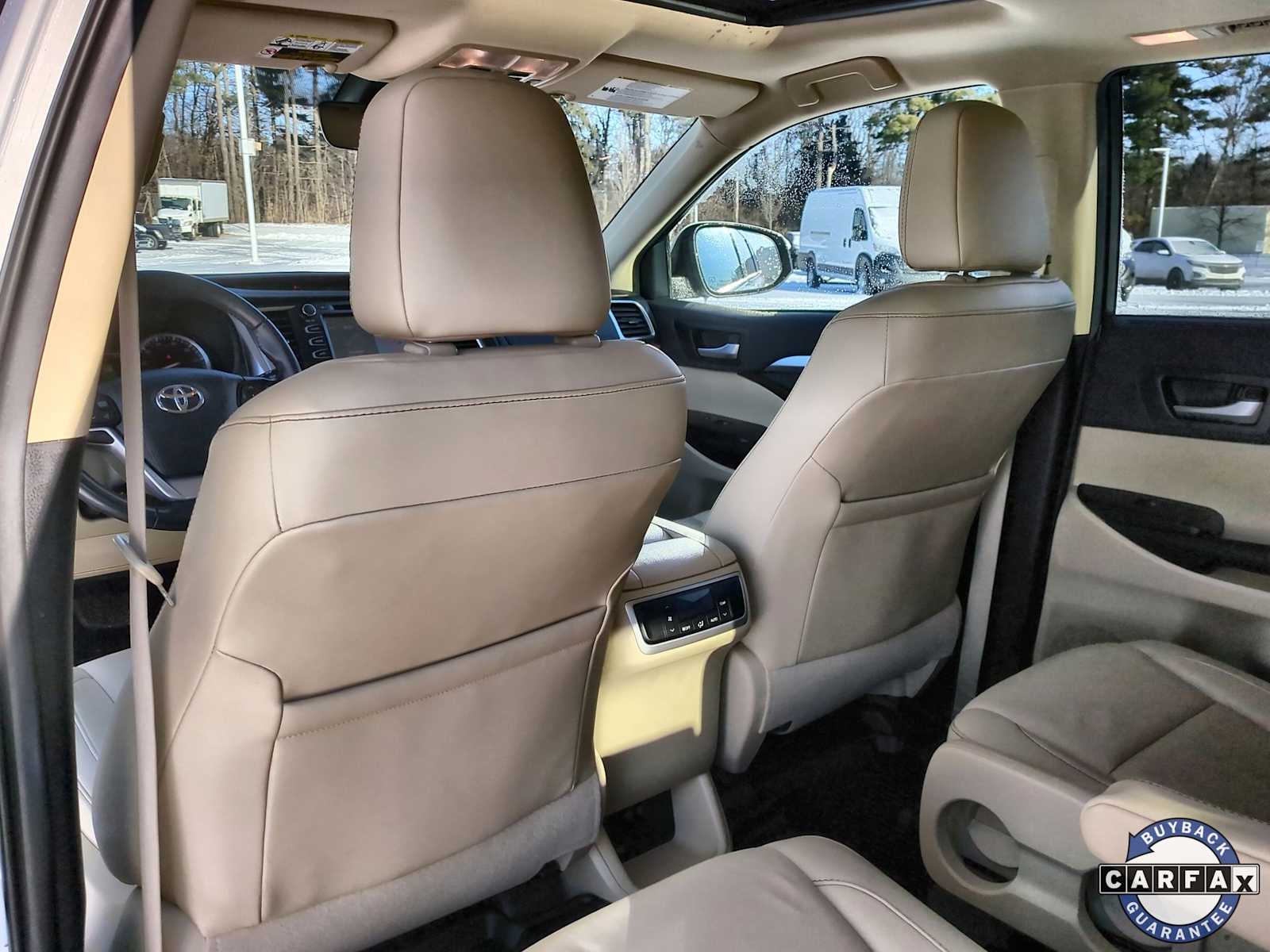 Thumbnail: 2019 Toyota Highlander - 18