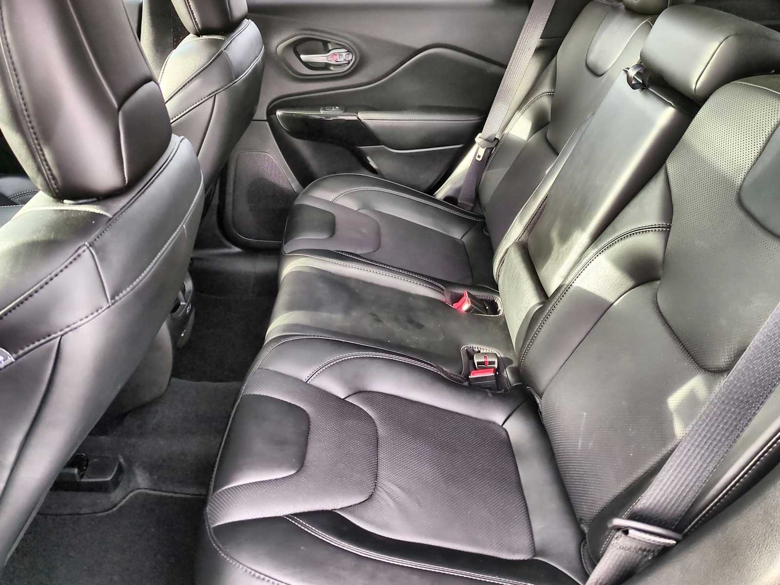 Thumbnail: 2023 Jeep Cherokee - 20