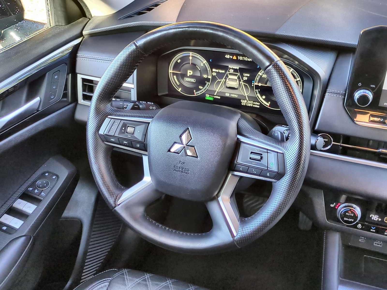 Thumbnail: 2024 Mitsubishi Outlander - 24