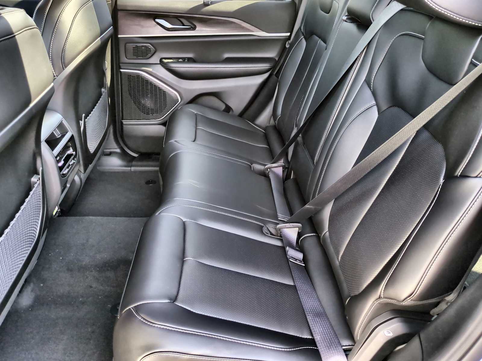 Thumbnail: 2025 Jeep Grand Cherokee - 20