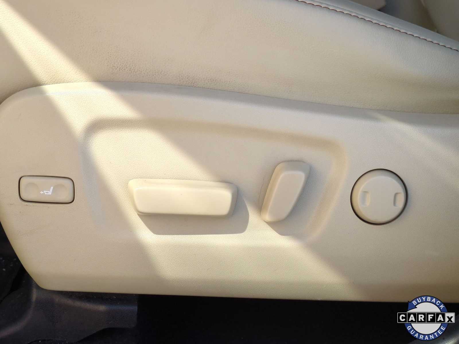 Thumbnail: 2019 Toyota Highlander - 17